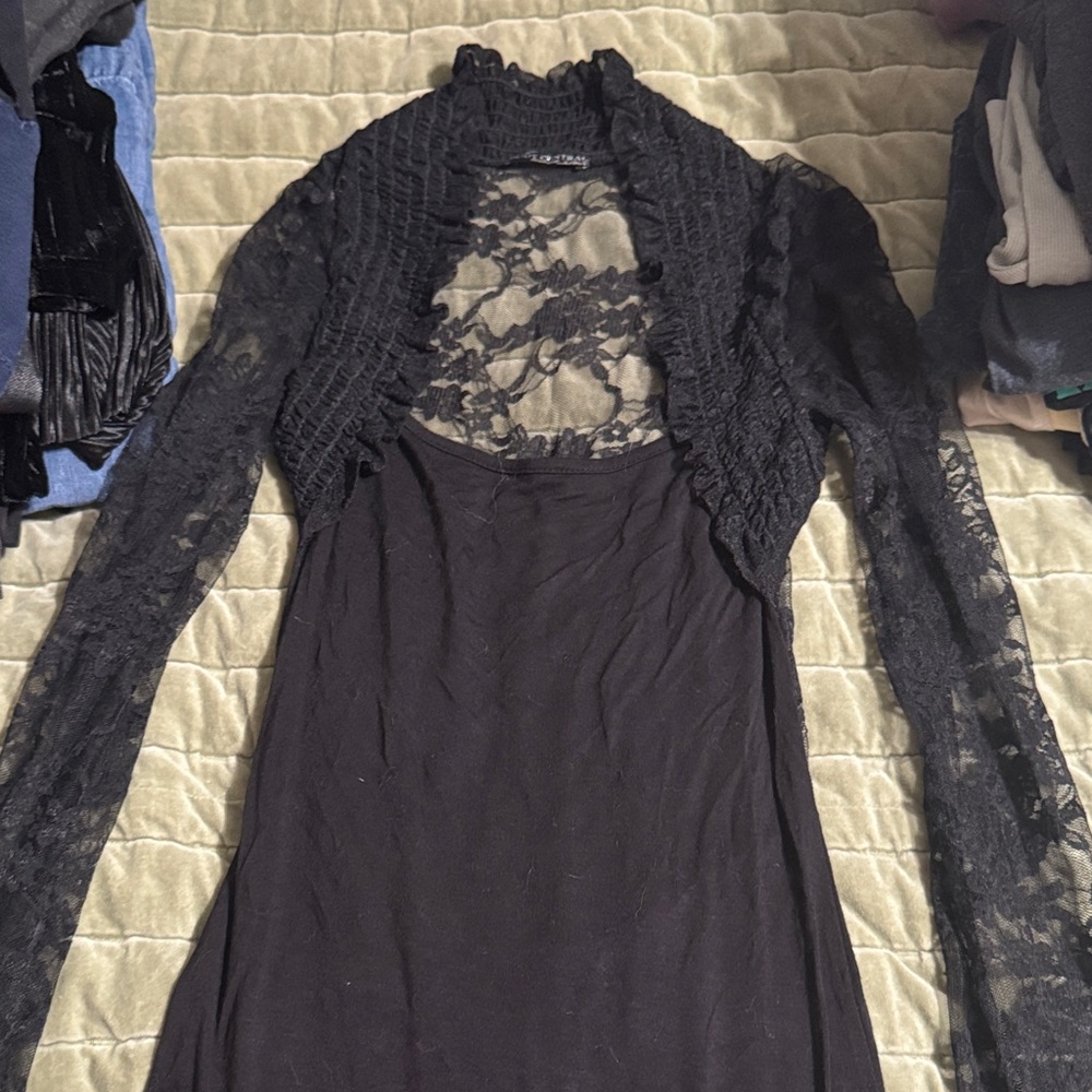 Body Central Vintage lace cocktail dress

Petite
